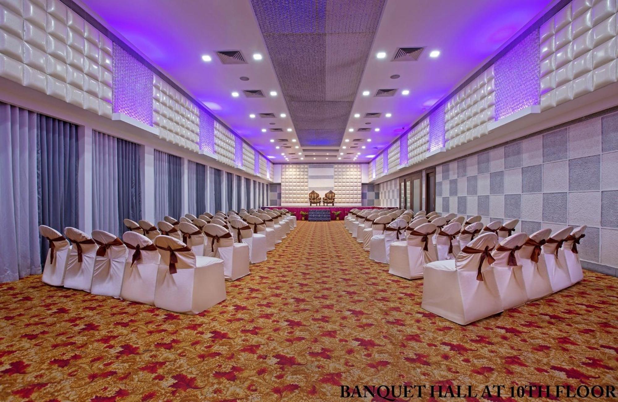 Hotel Rajmahal Guwahati Exteriör bild