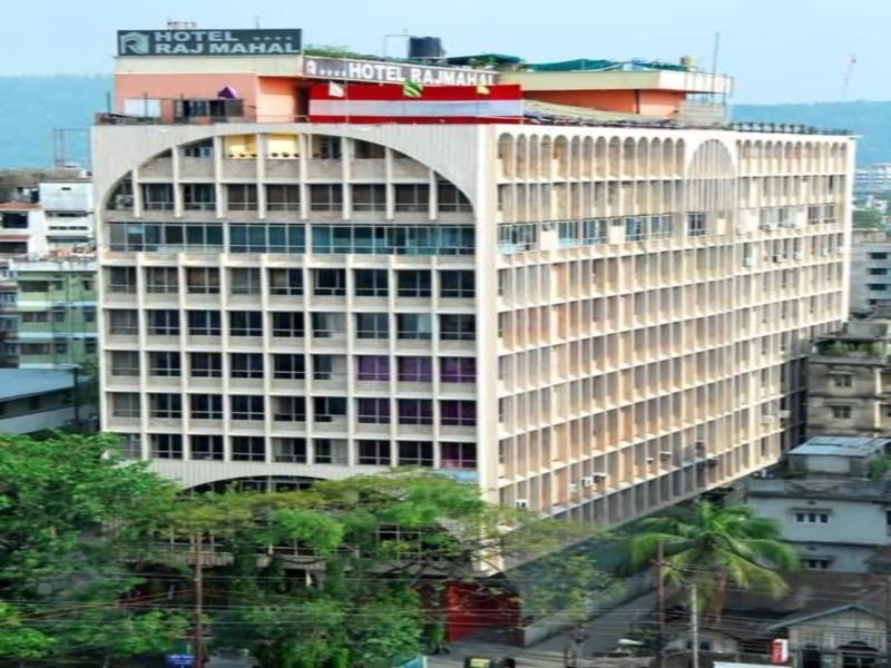 Hotel Rajmahal Guwahati Exteriör bild