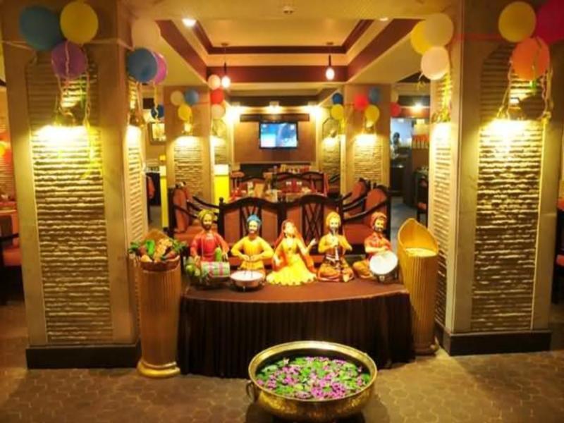 Hotel Rajmahal Guwahati Exteriör bild
